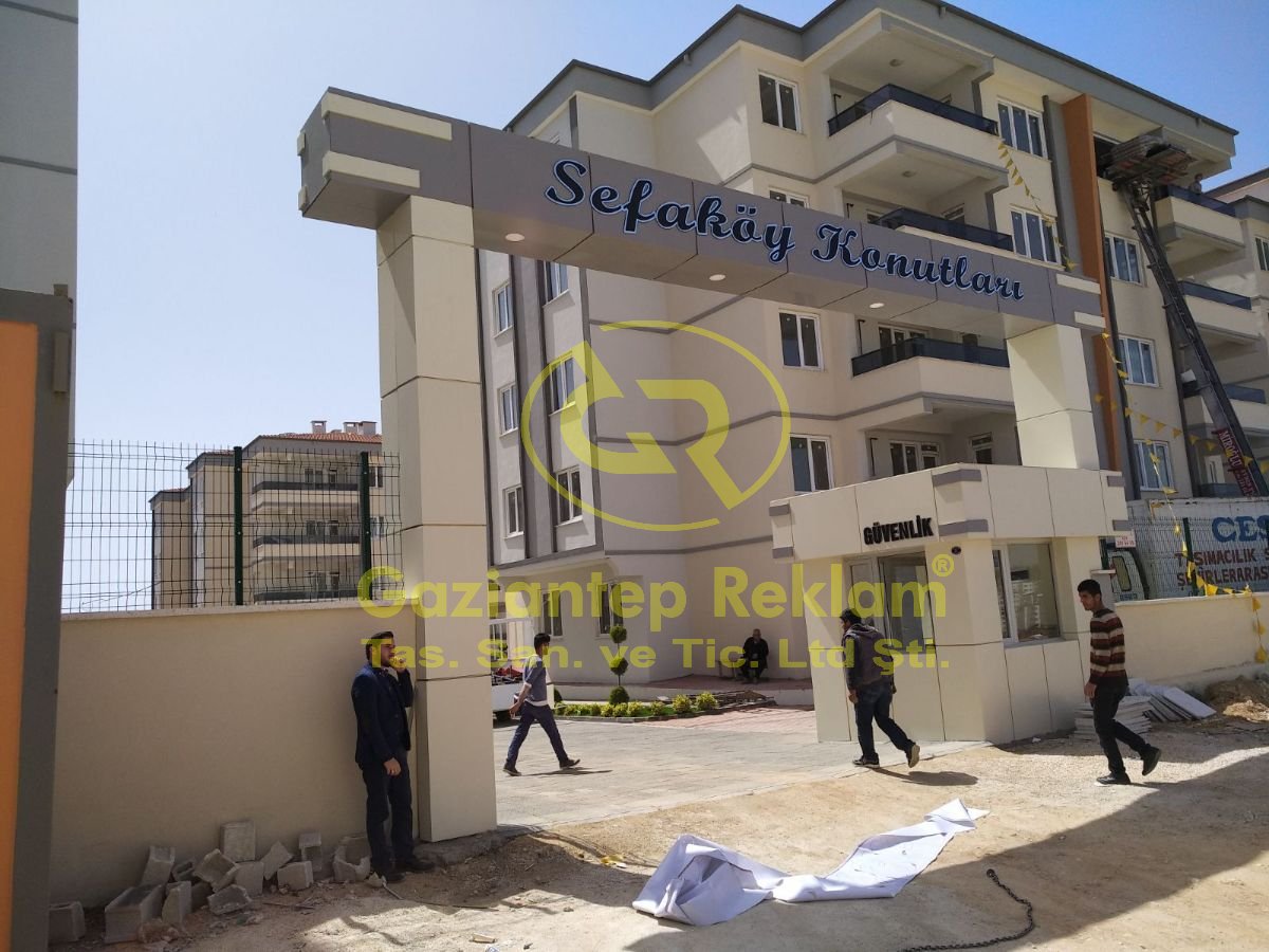 Sefaköy Konutları Estetik Işıklı Pleksi Kutu Harf Site Tabelası