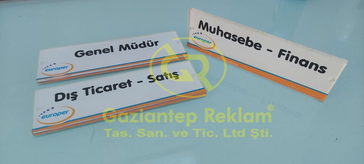 Şık Kurumsal Pleksi Yönlendirme ve Oda İsimlikleri