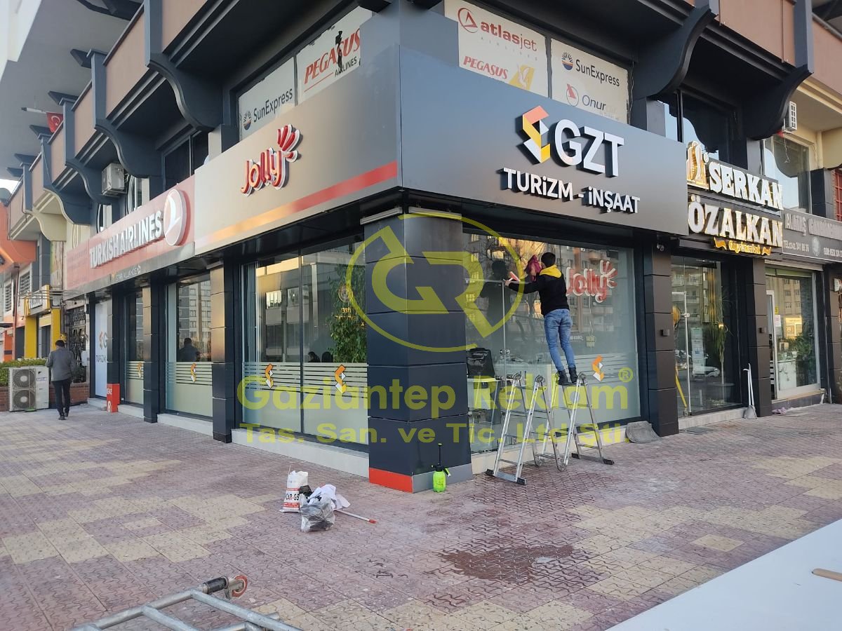 Turizm şirketi için Işıklı Pleksi Kutu Harf Tabela