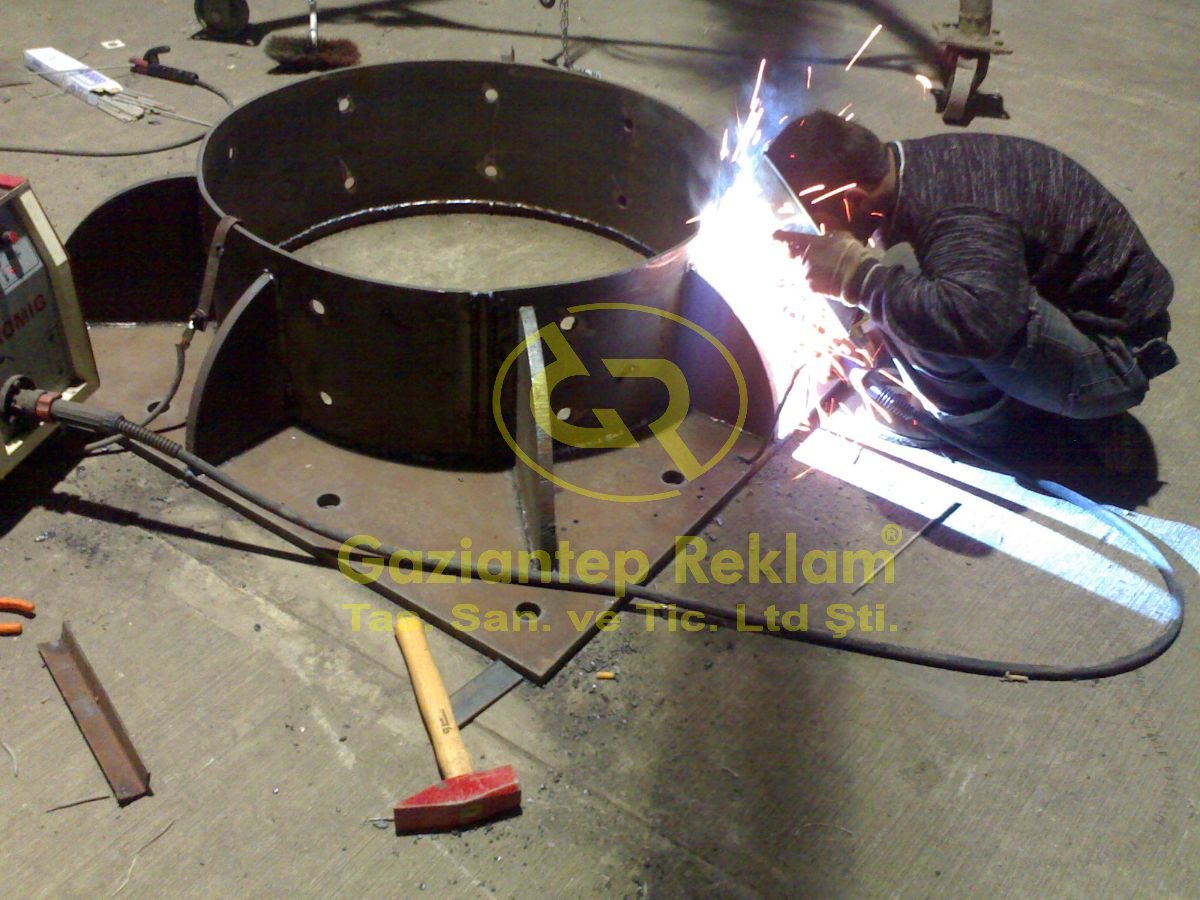 Uzun Ömürlü Çelik Totem Tabela Konstrüksiyon İmalatı