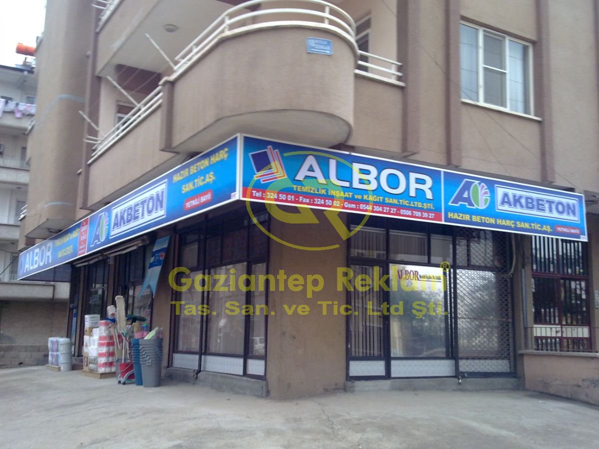 Uzun Ömürlü Işıklı Vinil Germe Cephe Tabelası