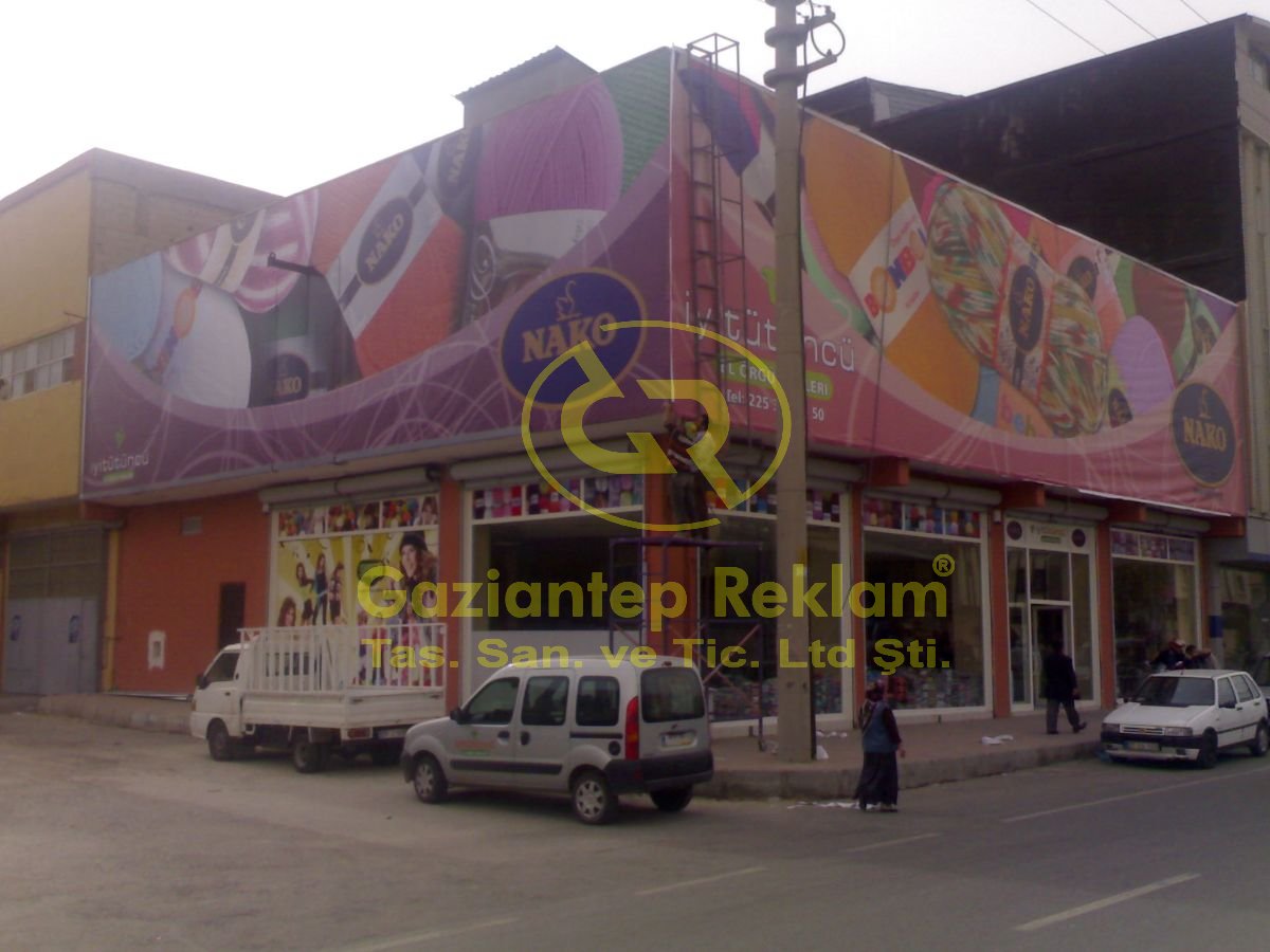 Yüksek Çözünürlüklü Vinil Cephe Germe Tabela