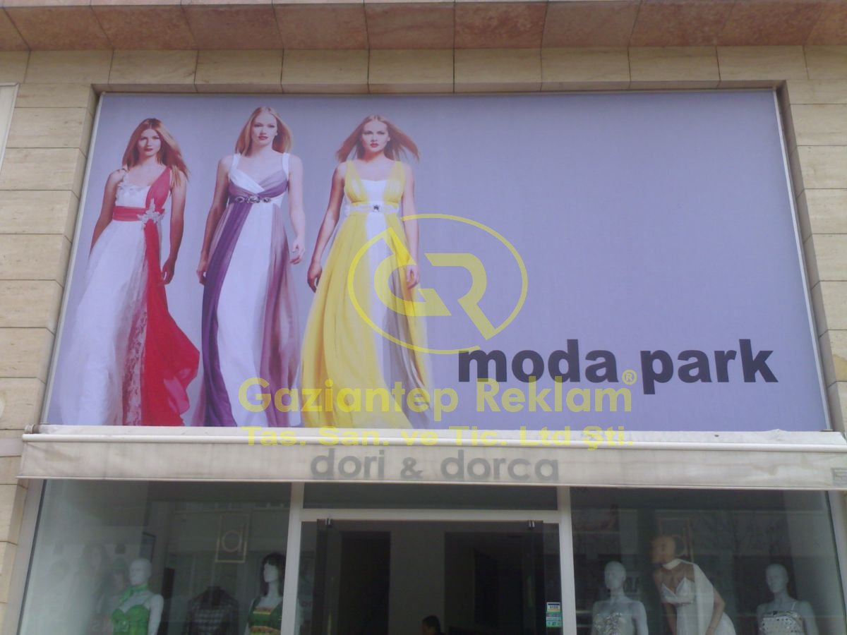 Yüksek Çözünürlüklü Vinil Germe Mağaza Tabelası