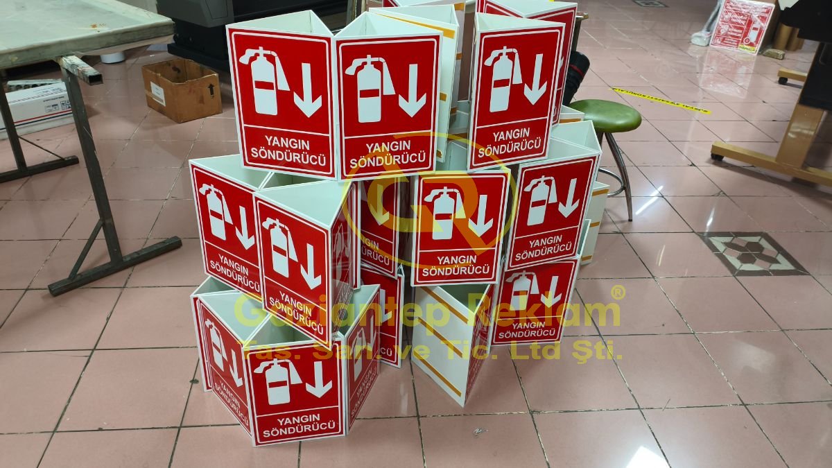 Yüksek Görünürlüklü 3D Yangın Yönlendirme Levhaları