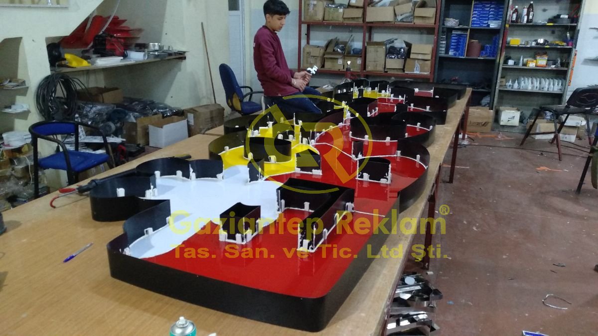 Yüksek Kaliteli Pleksi Işıklı Kutu Harf İmalatı